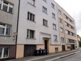 Pronájem zděného bytu 1+1 s lodžií v Nerudově ulici, Hradec Králové - centrum